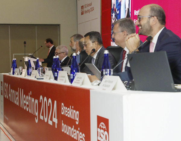 Javier García, director general de UNE, reelegido vicepresidente de ISO