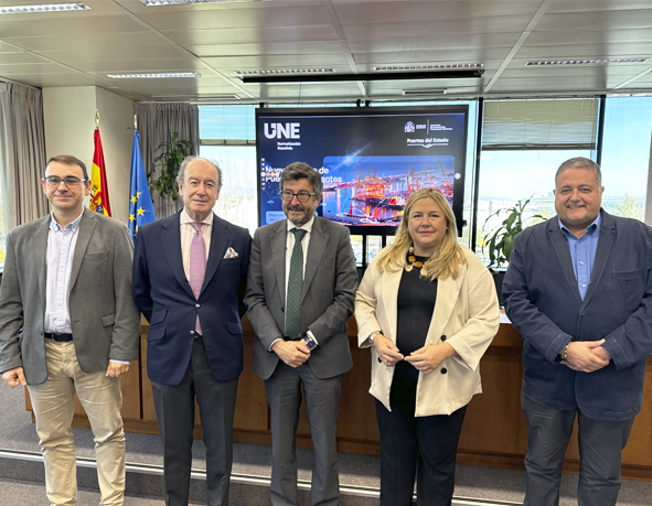 Puertos del Estado y UNE presentan la Norma para impulsar la transformación hacia los puertos inteligentes