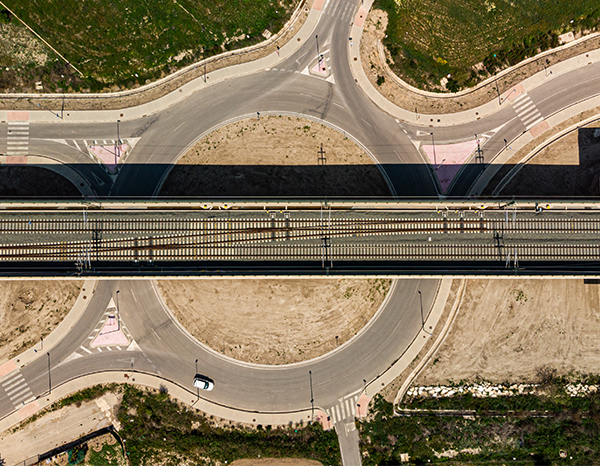 Encuentro UNE: Sostenibilidad de los edificios y las infraestructuras de transporte: novedades en la estandarización y las políticas públicas