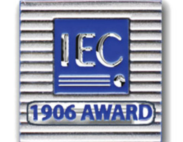 IEC premia a cuatro expertos de empresas españoles