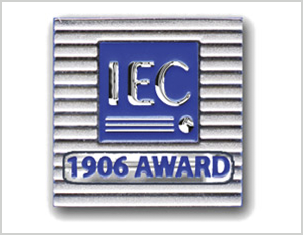 Tres expertos españoles, Premios IEC 1906