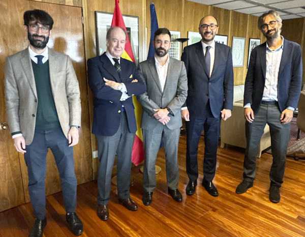 UNE y la Secretaría de Estado de Energía destacan la importancia de los estándares en la industria energética española