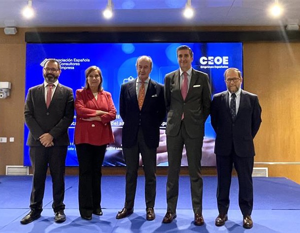 UNE, presente en la jornada de AECEM por el primer aniversario de la Norma UNE 420001