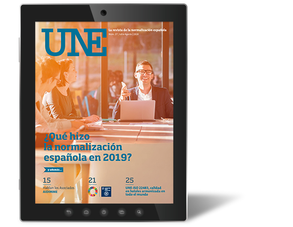 Revista UNE, disponible el último número