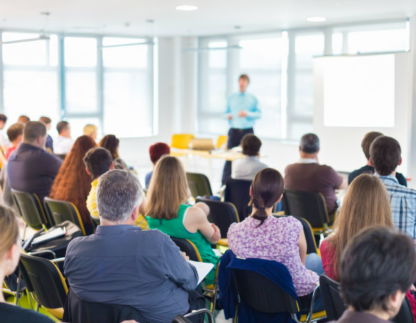 Jornada formativa de Jóvenes Profesionales de UNE