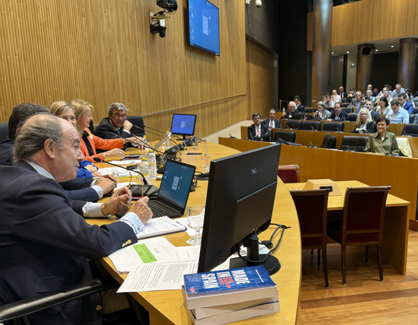 UNE, en la jornada inaugural del 75º Aniversario del laboratorio LCOE en el Congreso