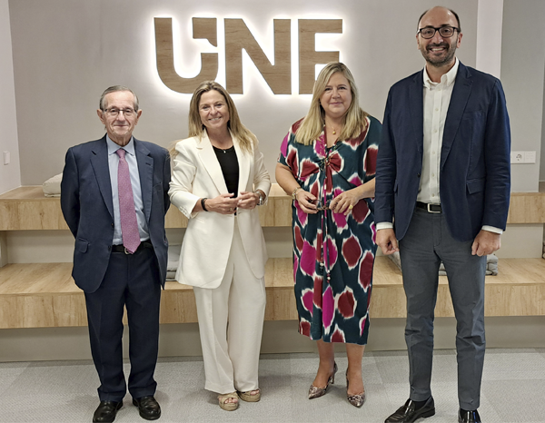Reunión UNE con la nueva Directora General de AMETIC